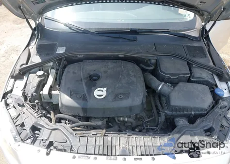 2015 Volvo S60 T5 z USA, uszkodzony, nr VIN YV126MFA5F2301840